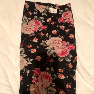 🌸 Express Bodycon Floral Skirt 🌸